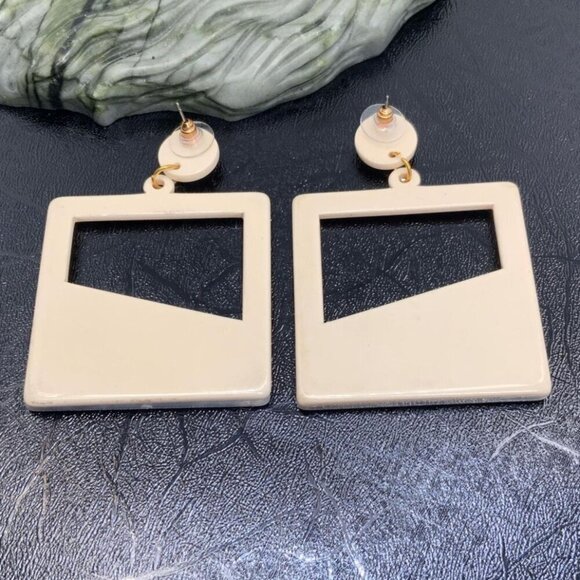 Vintage Acrylic Square Geometric Statement Earrings With Textured Inlay & Gold-T - Picture 4 of 4